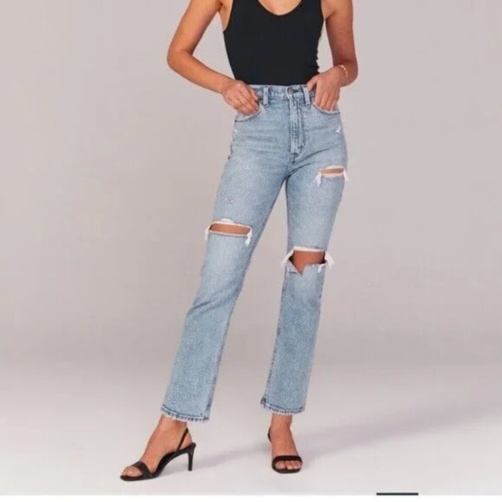Abercrombie & Fitch Ultra High Rise Ankle Straight Jeans – Women’s 28 / 6R
